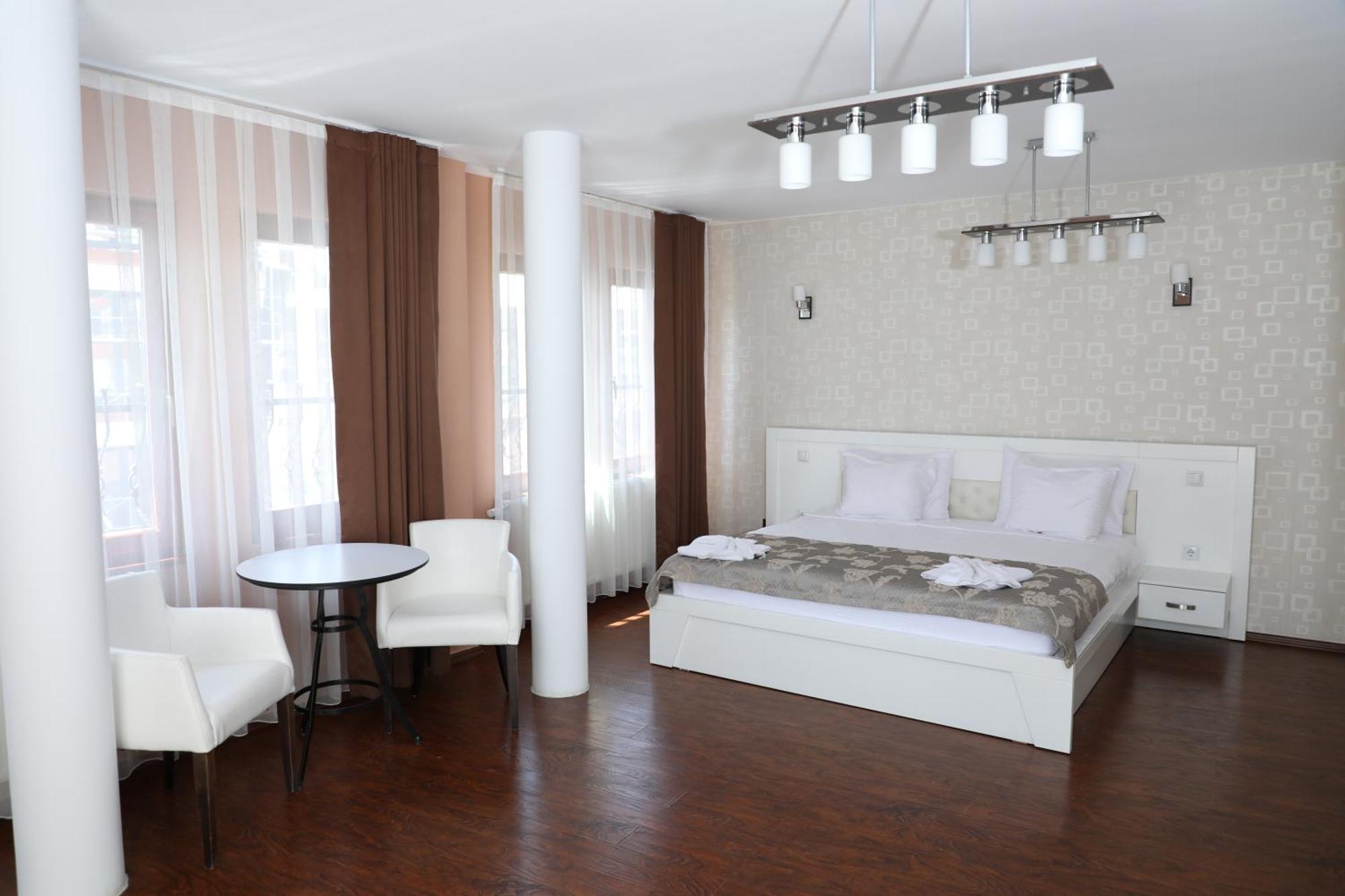 Bruti Hotel Прізрен Екстер'єр фото
