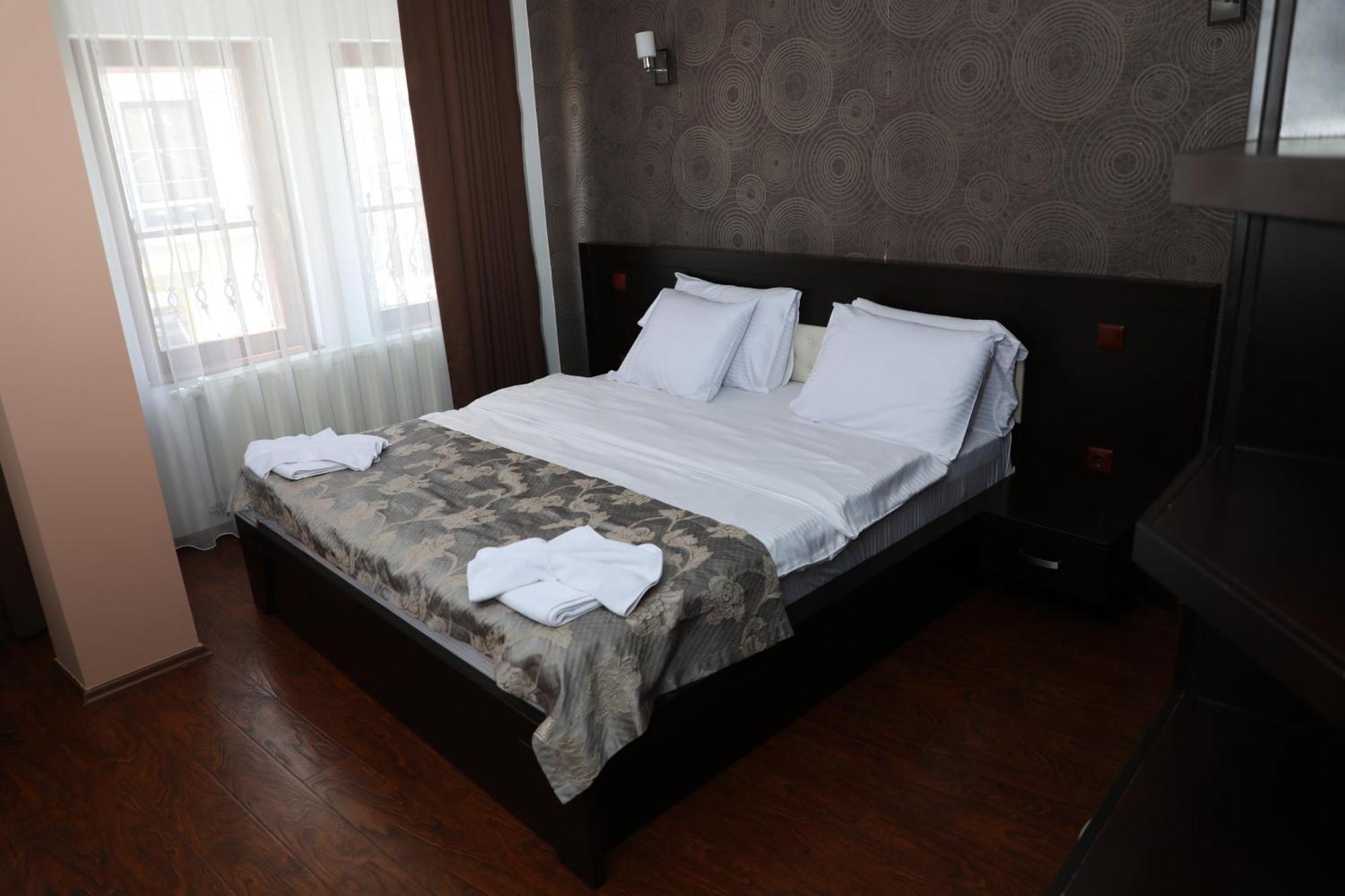 Bruti Hotel Прізрен Екстер'єр фото