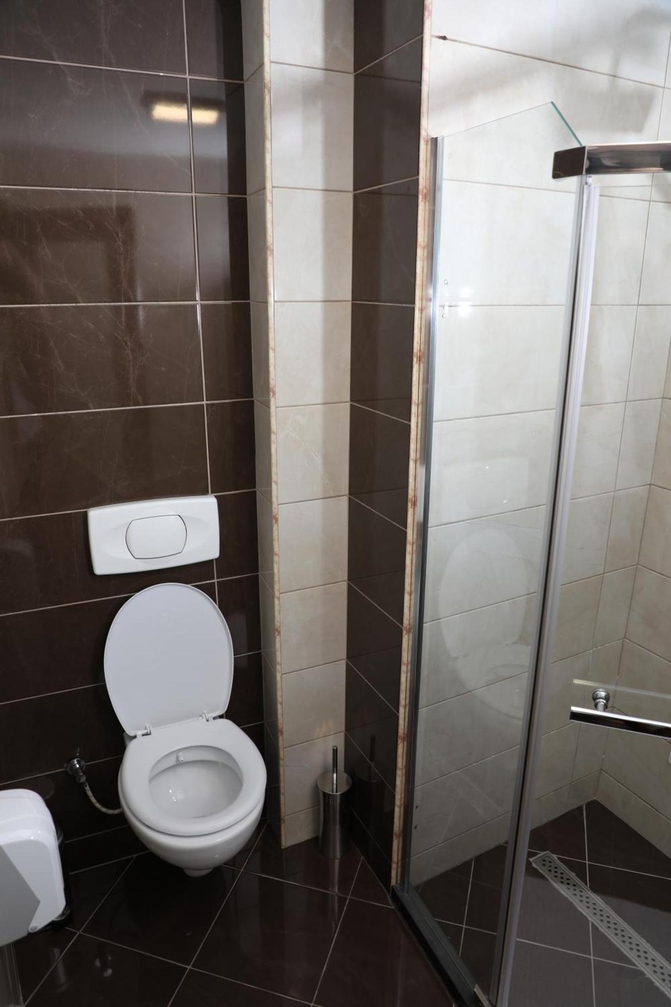 Bruti Hotel Прізрен Екстер'єр фото