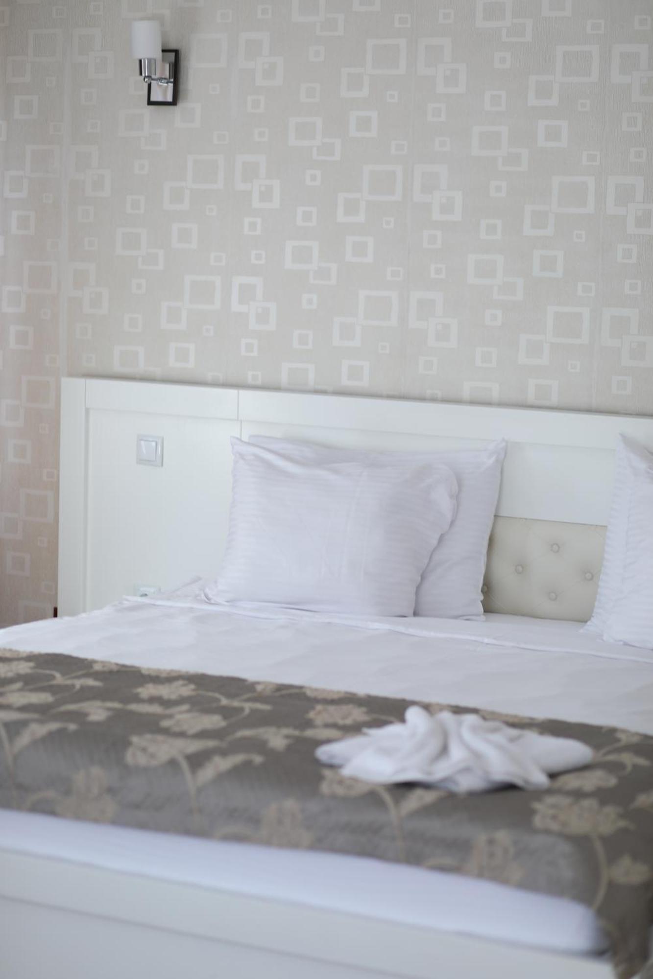 Bruti Hotel Прізрен Екстер'єр фото