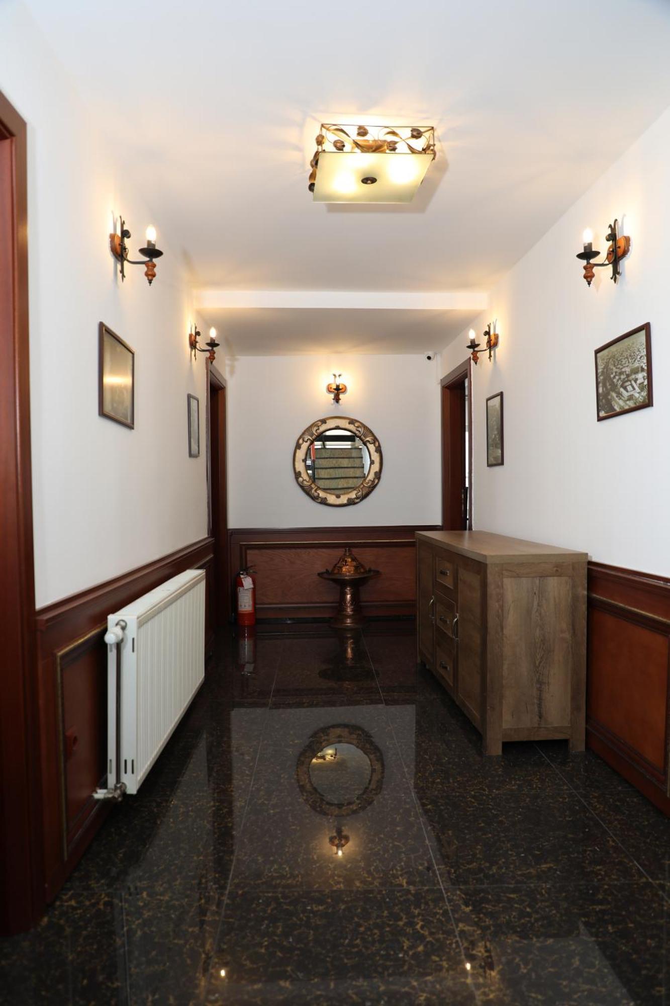 Bruti Hotel Прізрен Екстер'єр фото
